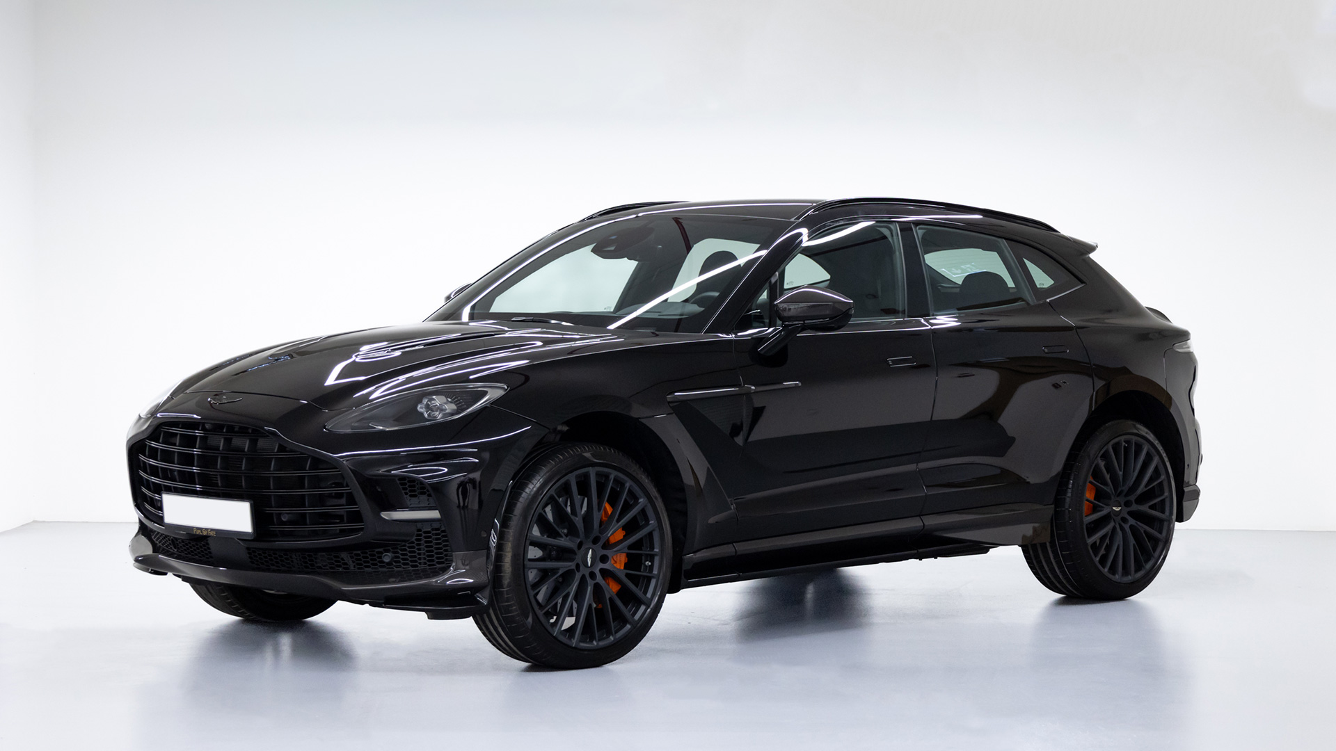 Aston Martin DBX 707