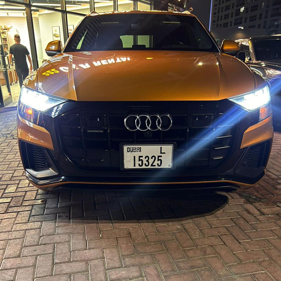 Audi Q8 Gold