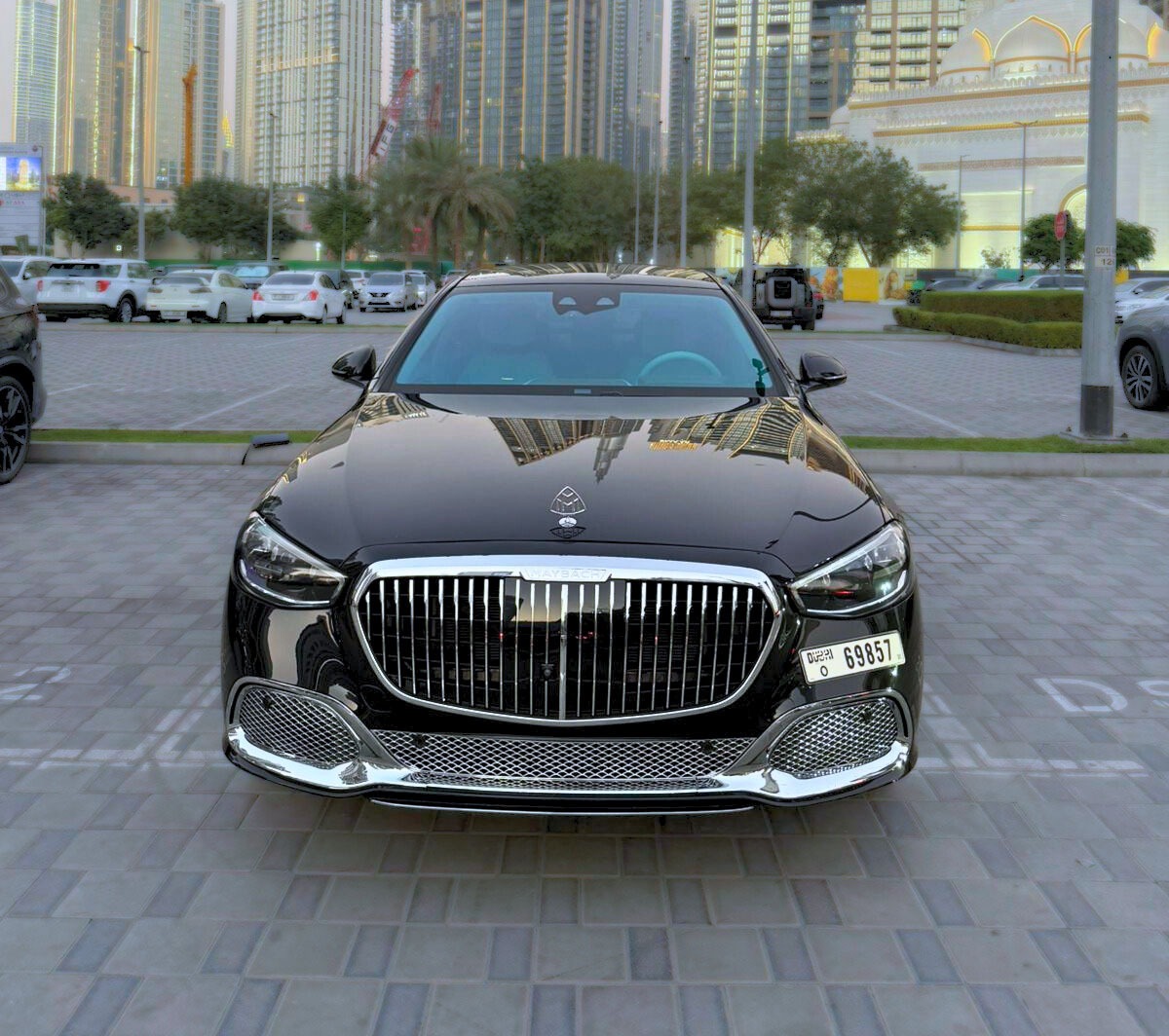 Mercedes S 580 Maybach Kit Black without Deposit