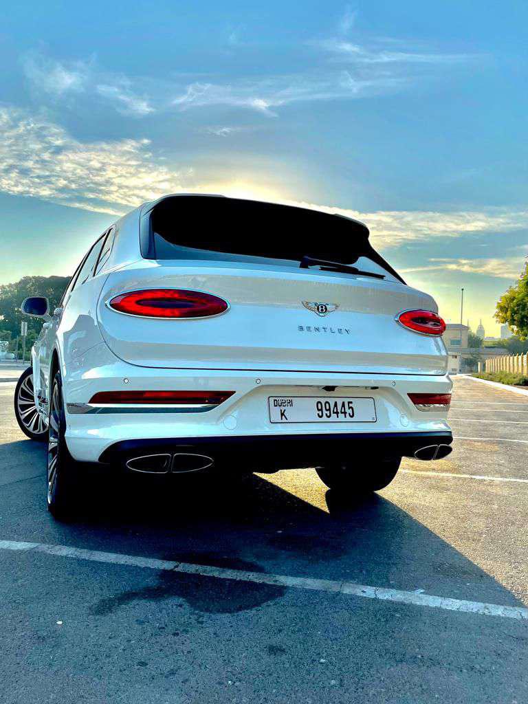 Rent Bentley Bentayga WHITE 2022 in Dubai , UAE 