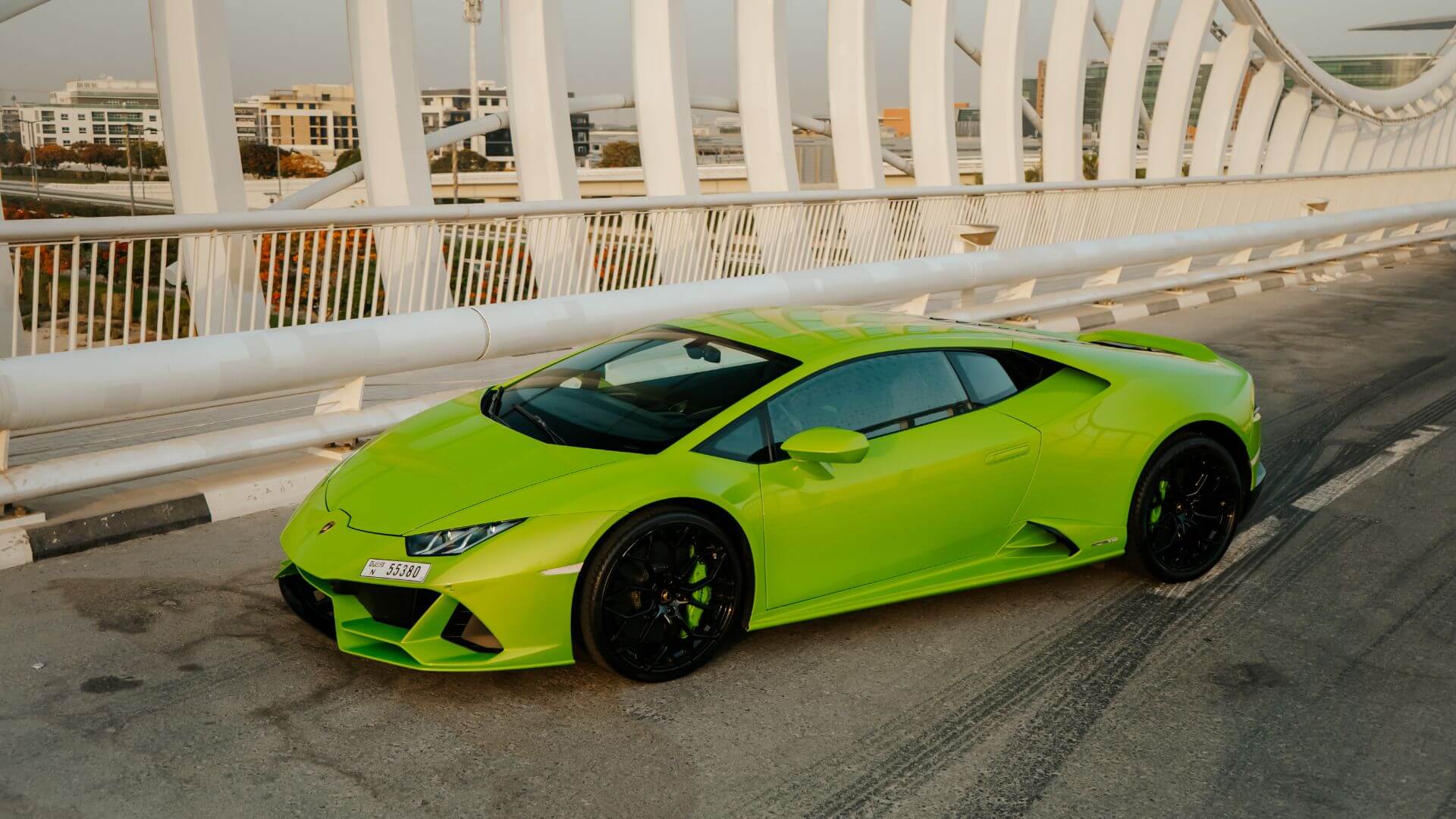 Rent Lamborghini Huracan GREEN 2023 in Dubai , UAE 