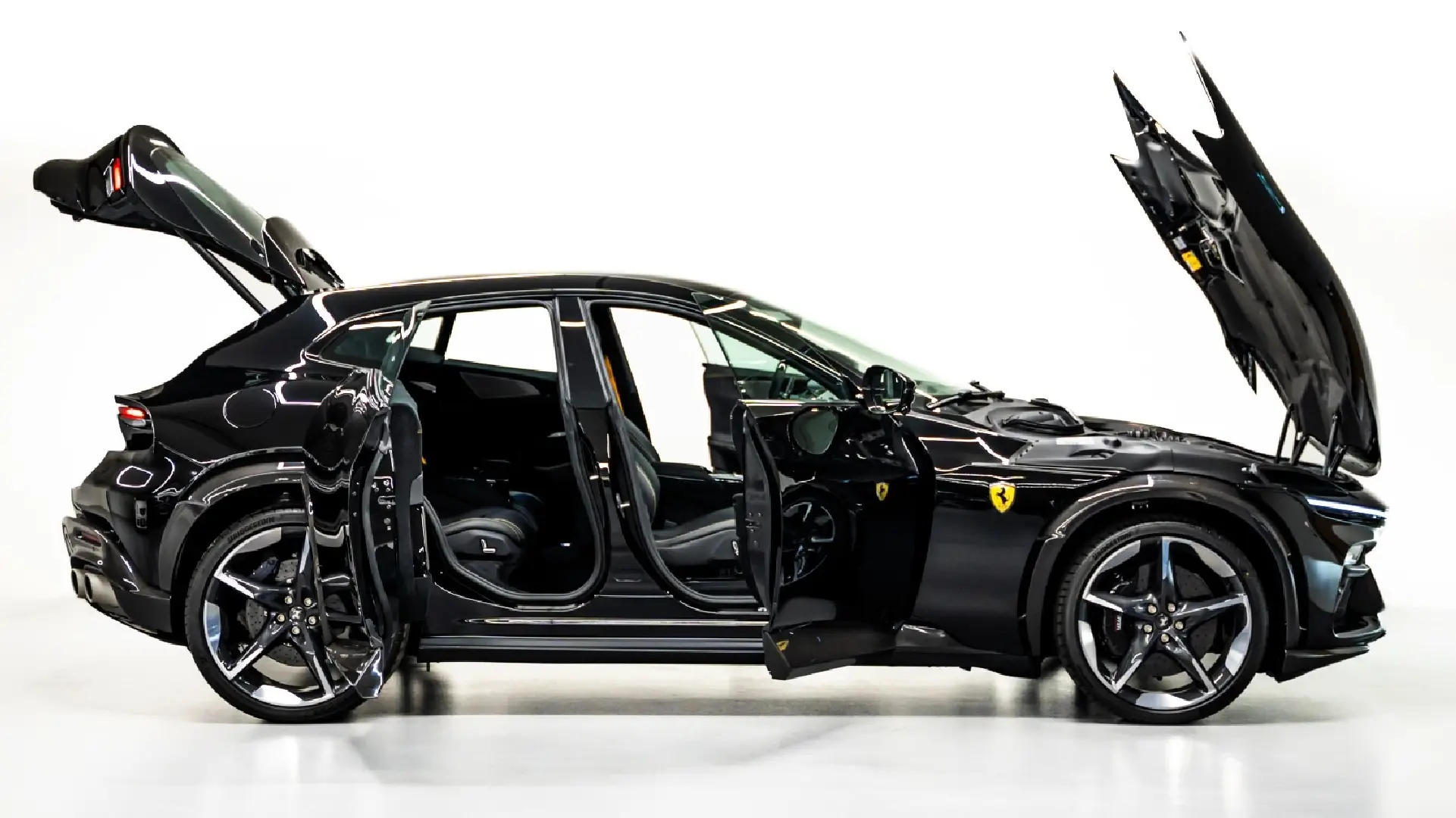 Rent Ferrari Purosangue BLACK 2022 in Dubai , UAE 