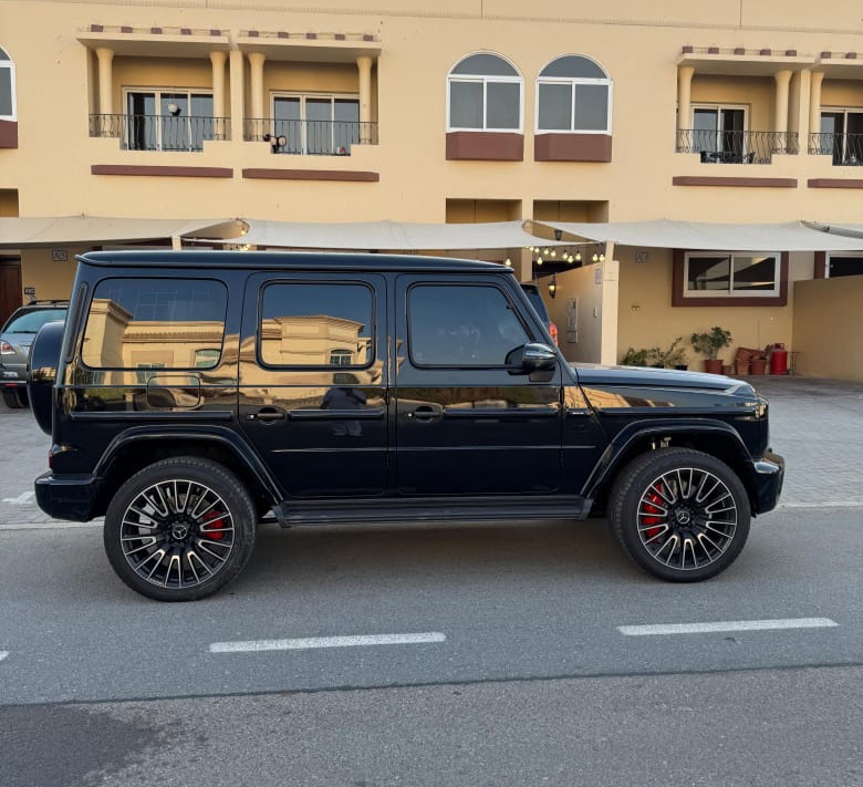 Rent G-class BLACK 2025 with chauffeur in Dubai , UAE 