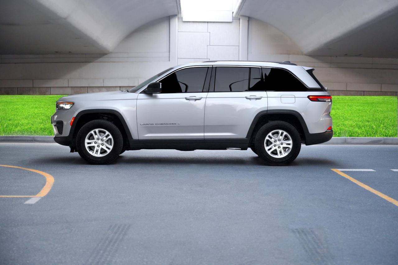 Rent Jeep Grand cherokee GREY 2024 in Dubai , UAE 