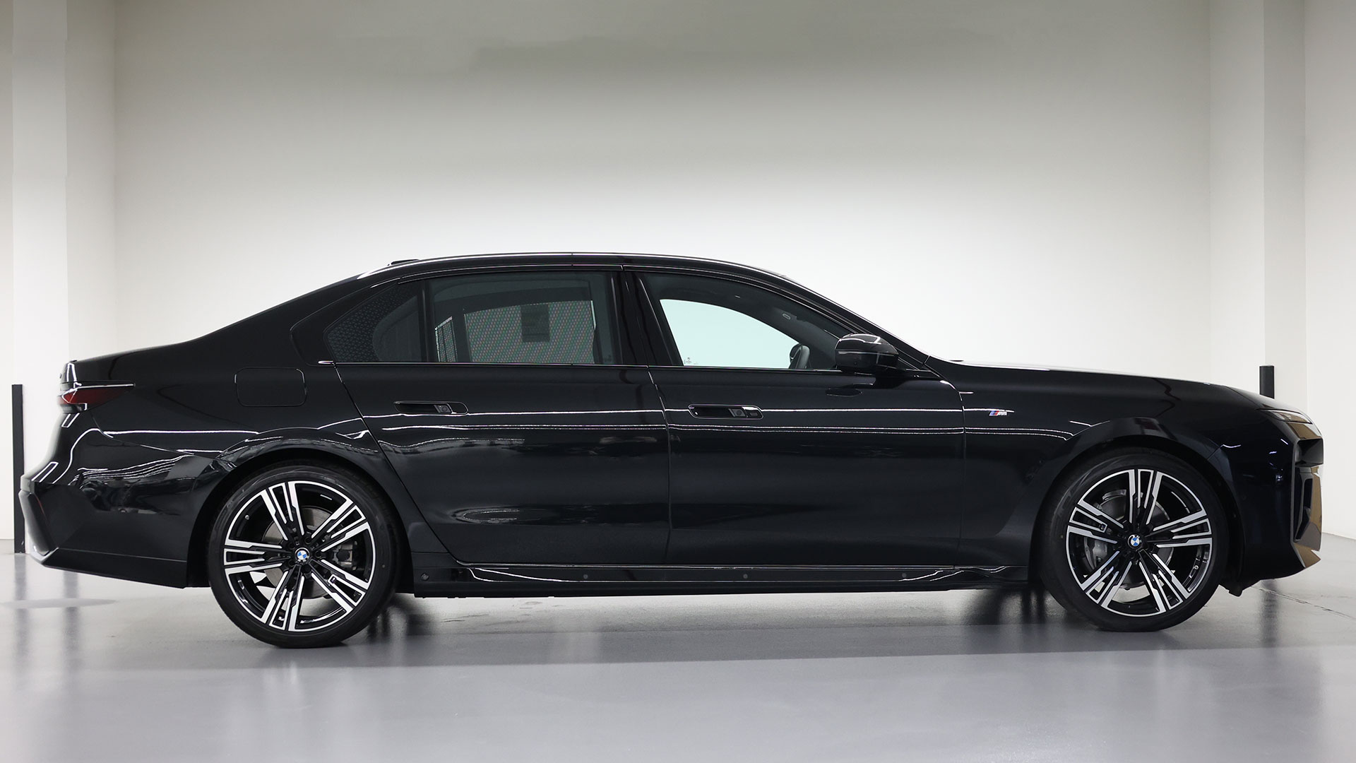 Rent Bmw Series 7 BLACK 2024 in Dubai , UAE 