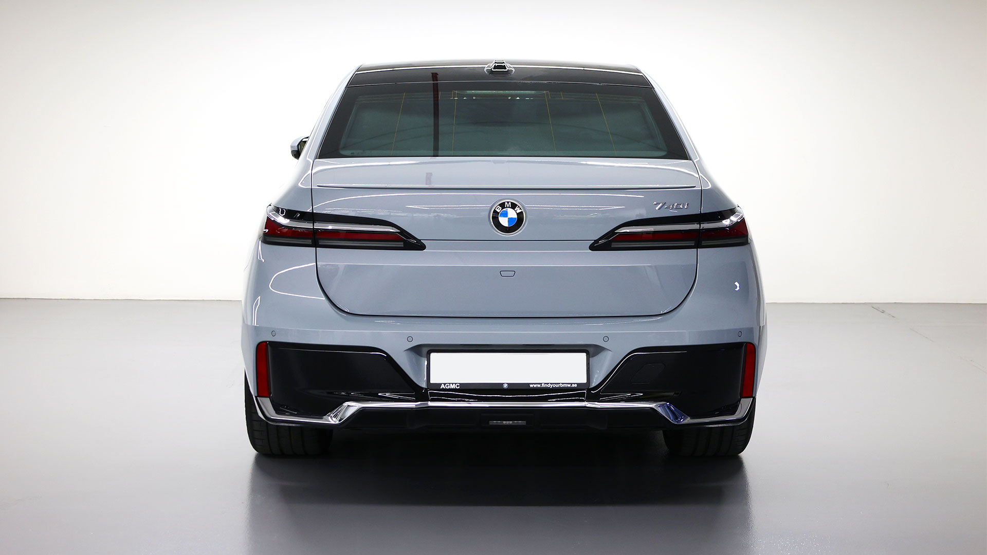 Rent Bmw Series 7 BLUE 2023 in Dubai , UAE 