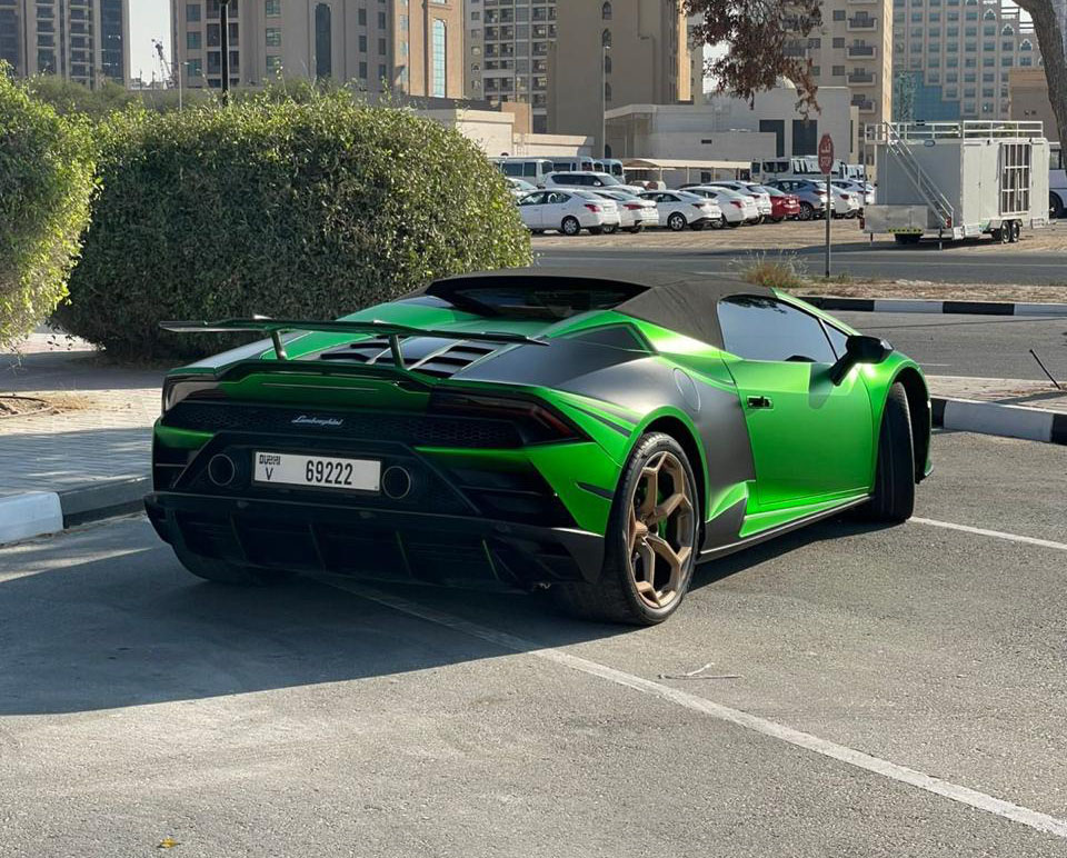 Rent Lamborghini Huracan GREEN 2023 in Dubai , UAE 