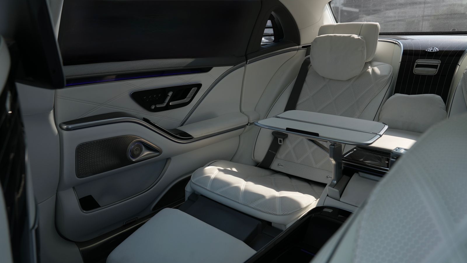 Rent Mercedes-Benz Maybach S680 BLACK 2024 in Dubai , UAE 