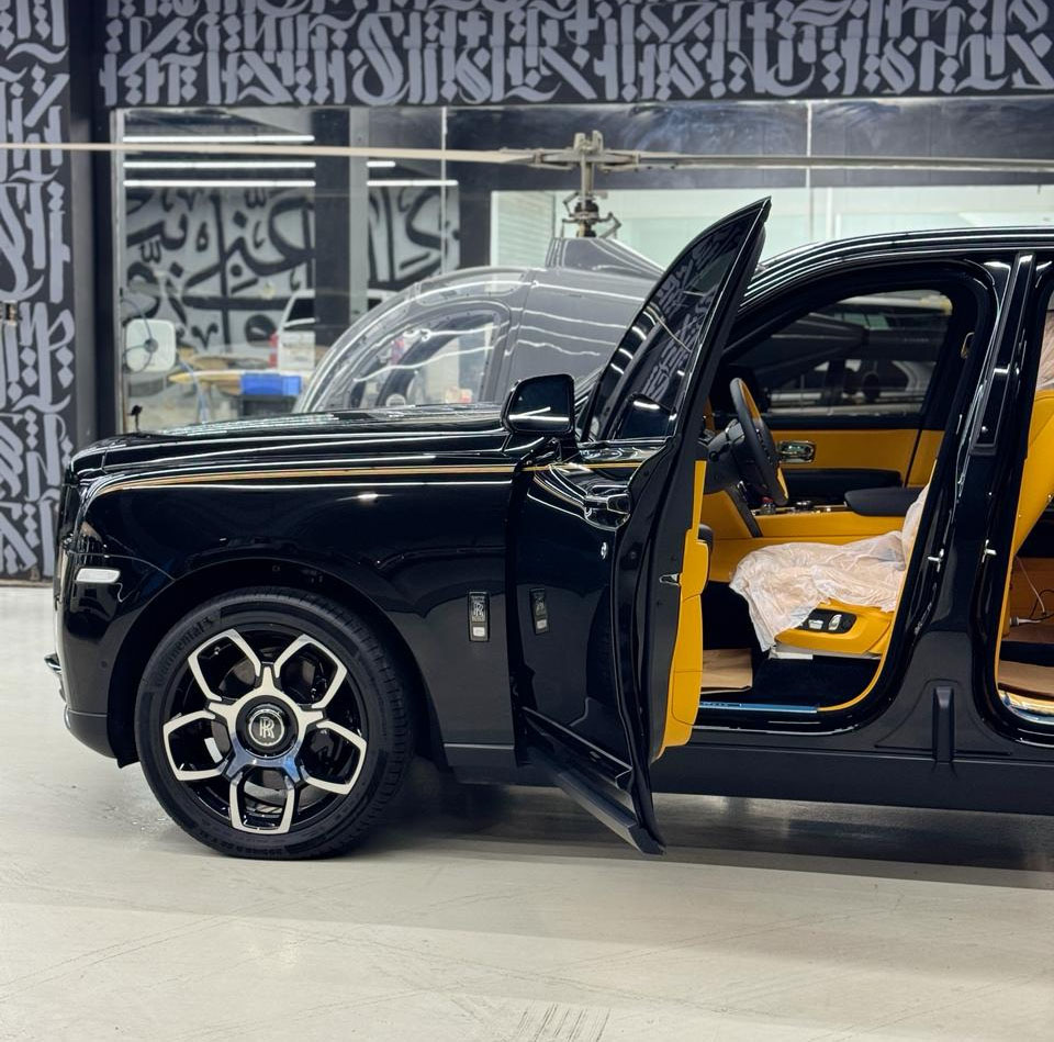 Rent Rolls-Royce Cullinan BLACK 2024 in Dubai , UAE 