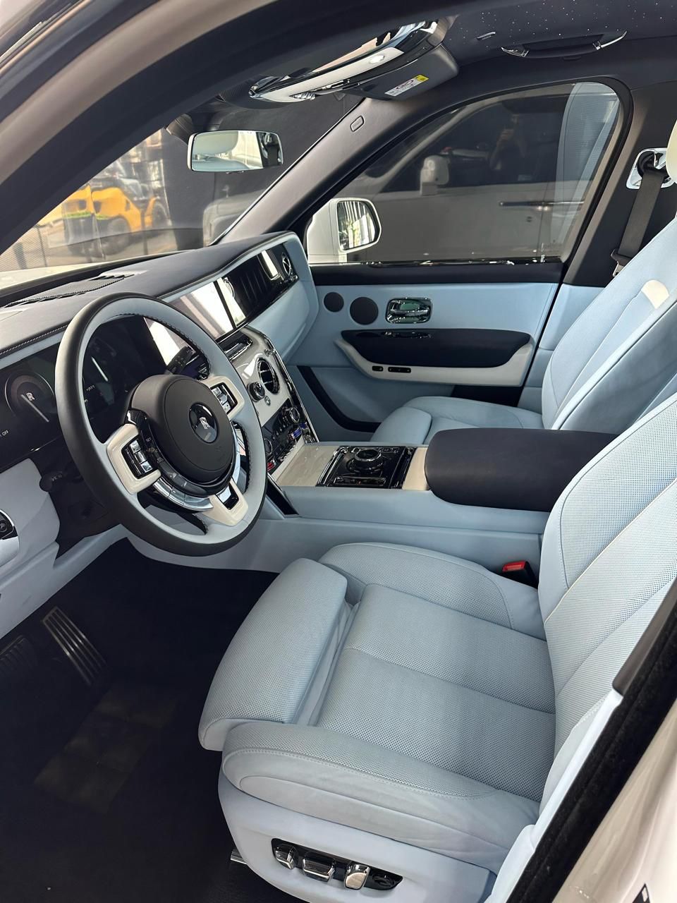 Rent Rolls-Royce Cullinan WHITE 2025 in Dubai , UAE 