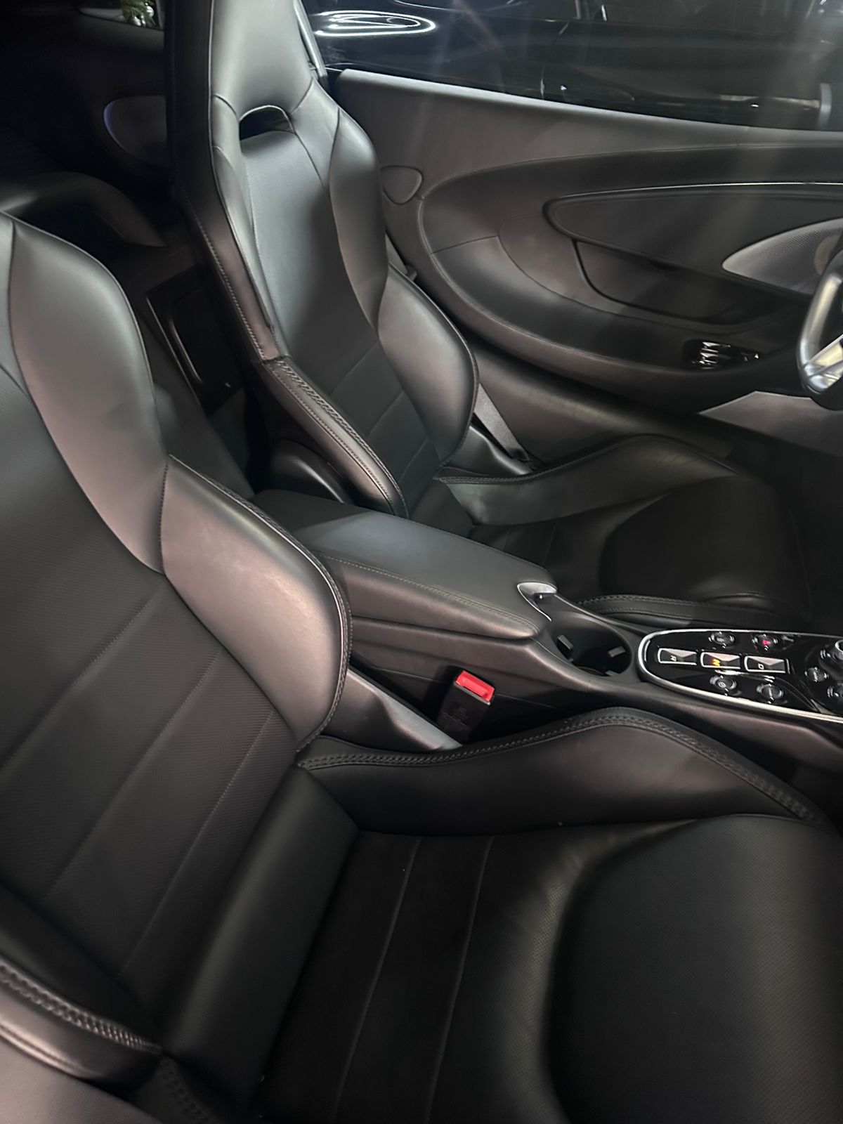 Rent McLaren Gt BLACK 2021 in Dubai , UAE 