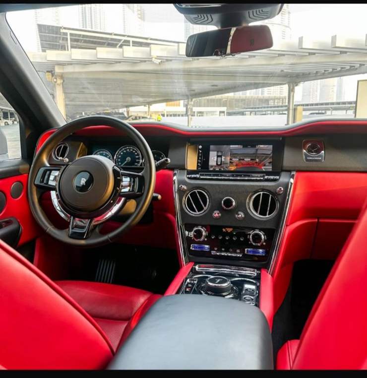 Rent Rolls-Royce Cullinan WHITE 2024 in Dubai , UAE 