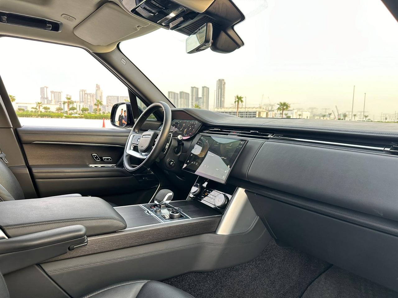 Rent Range-Rover Vogue BLACK 2024 in Dubai , UAE 