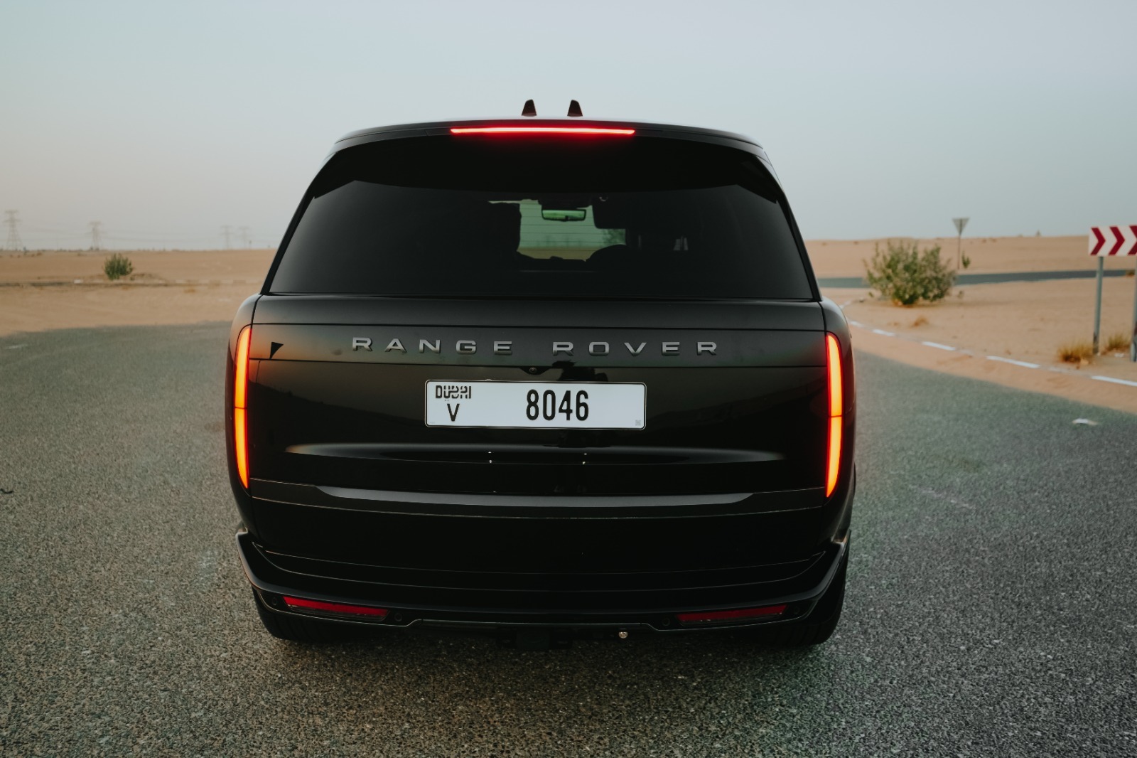 Rent Range-Rover Vogue BLACK 2023 in Dubai , UAE 