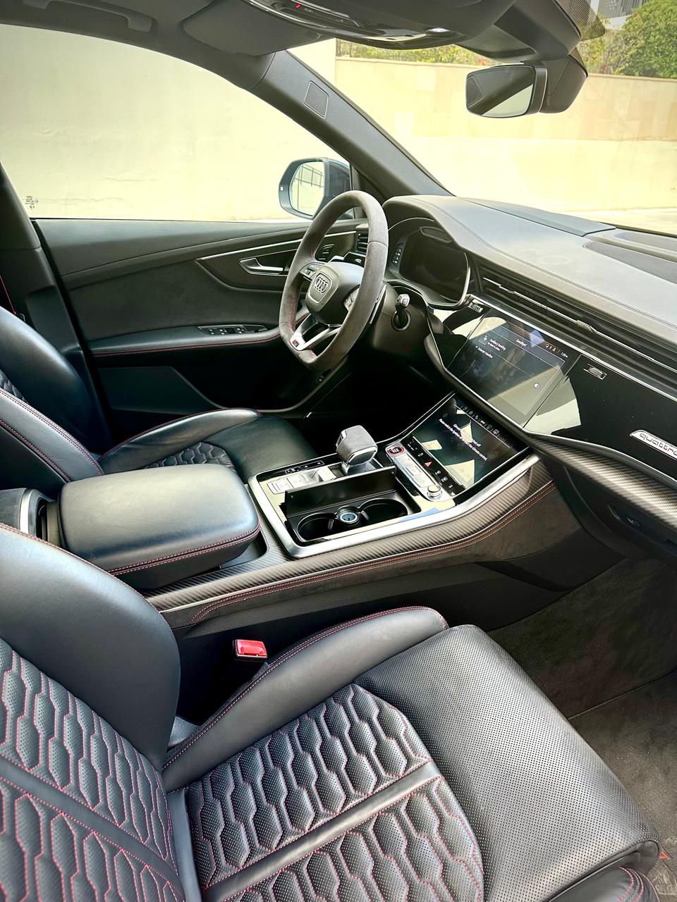 Rent Audi Rsq8 BLACK 2023 in Dubai , UAE 