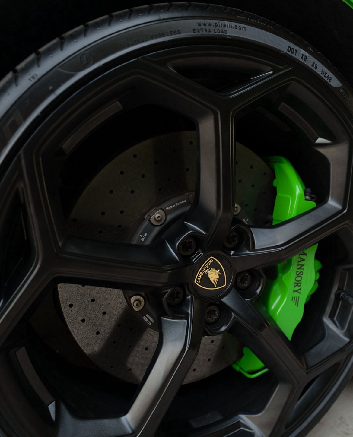 Rent Lamborghini Evo GREEN 2021 in Dubai , UAE 