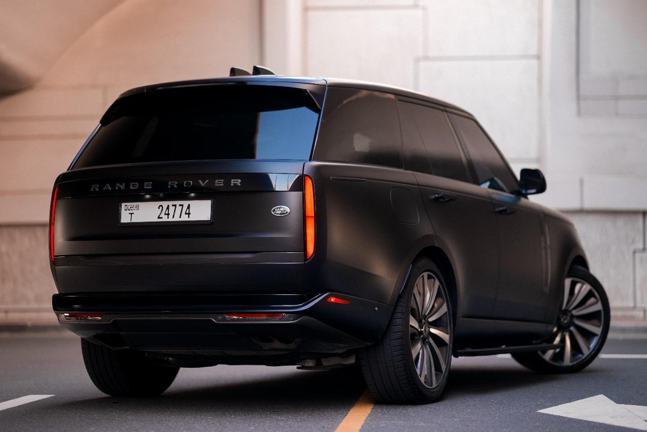 Rent Range-Rover Vogue BLACK 2024 in Dubai , UAE 