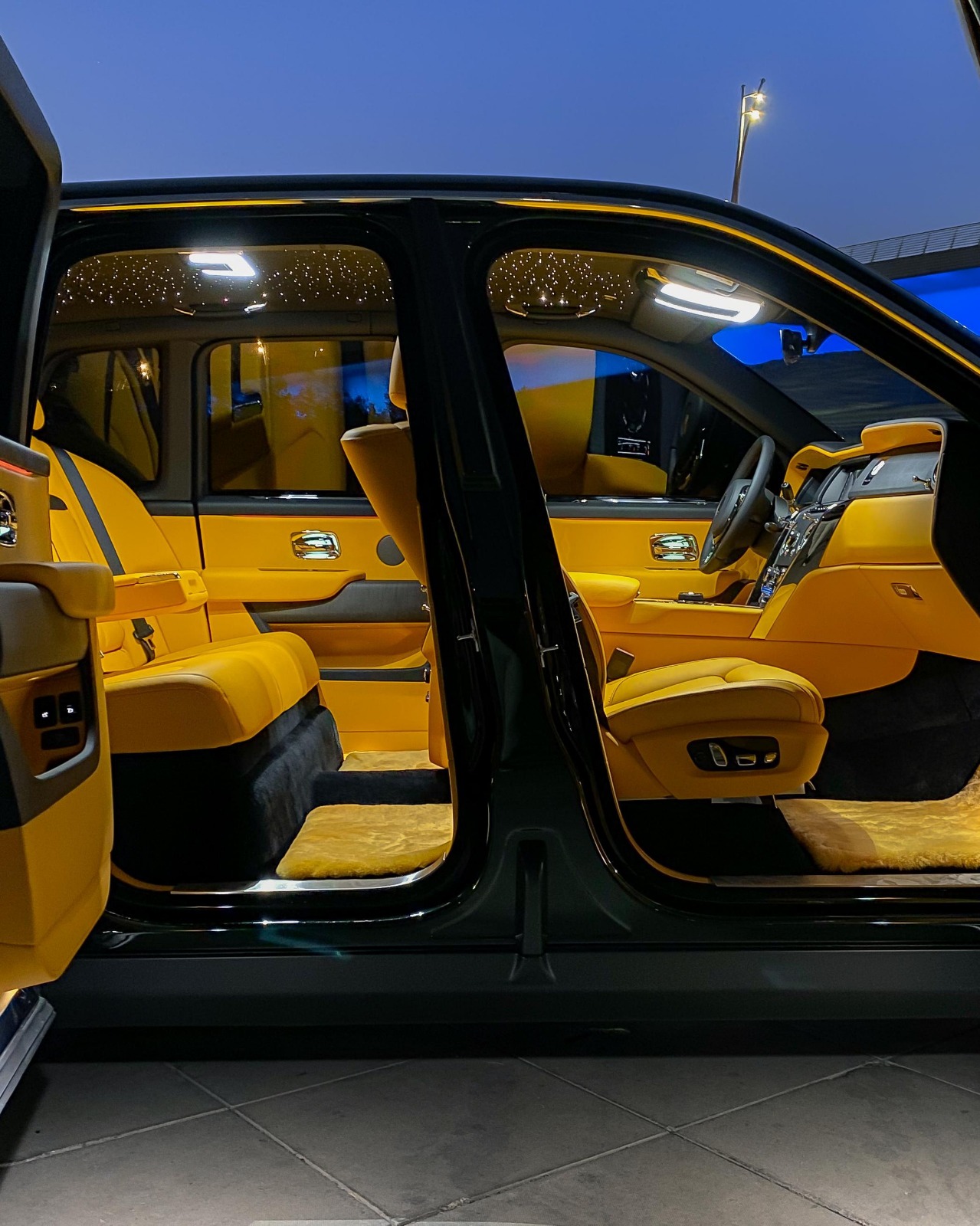 Rent Rolls-Royce Cullinan GREEN 2024 in Dubai , UAE 