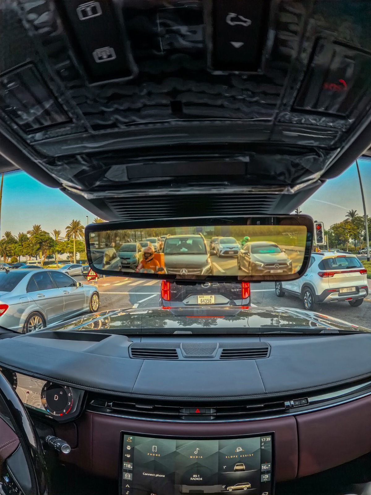Rent Range-Rover Vogue BLACK 2024 in Dubai , UAE 