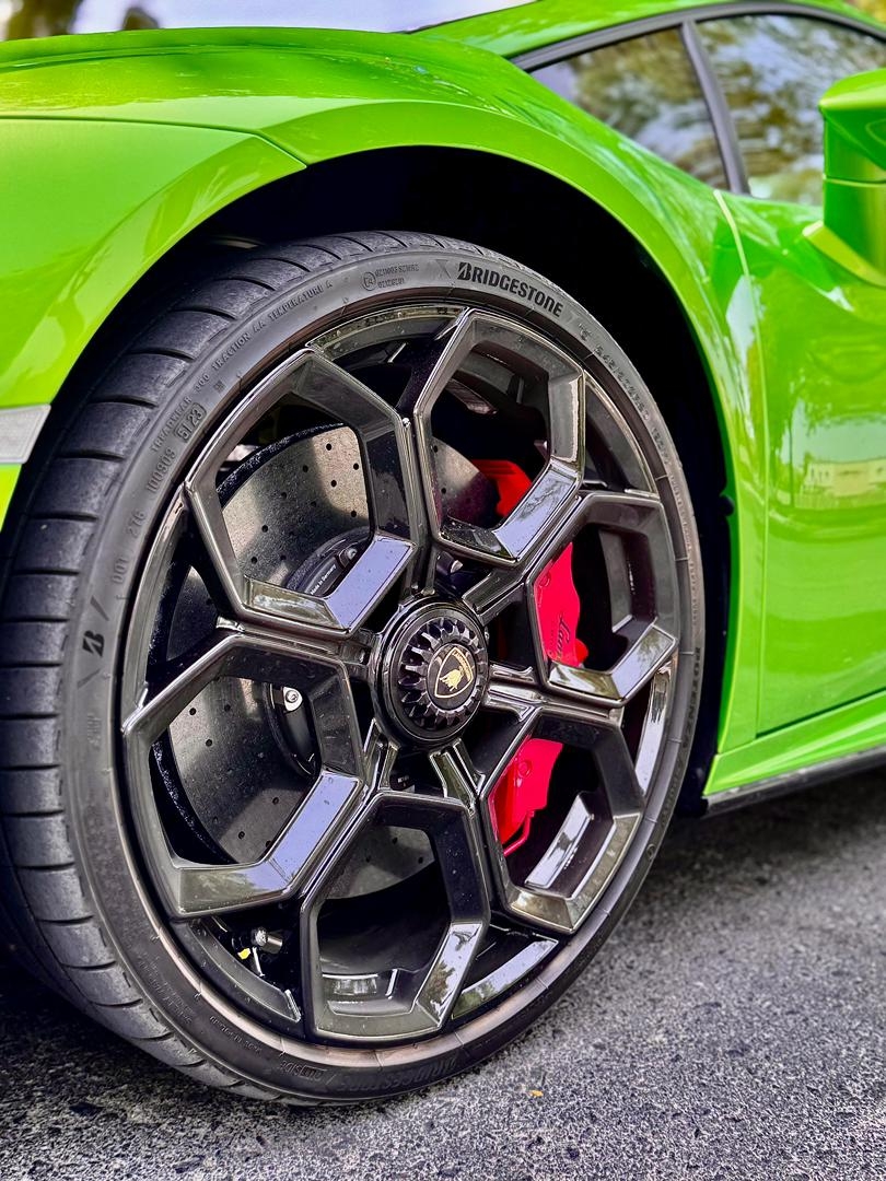 Rent Lamborghini Evo GREEN 2024 in Dubai , UAE 