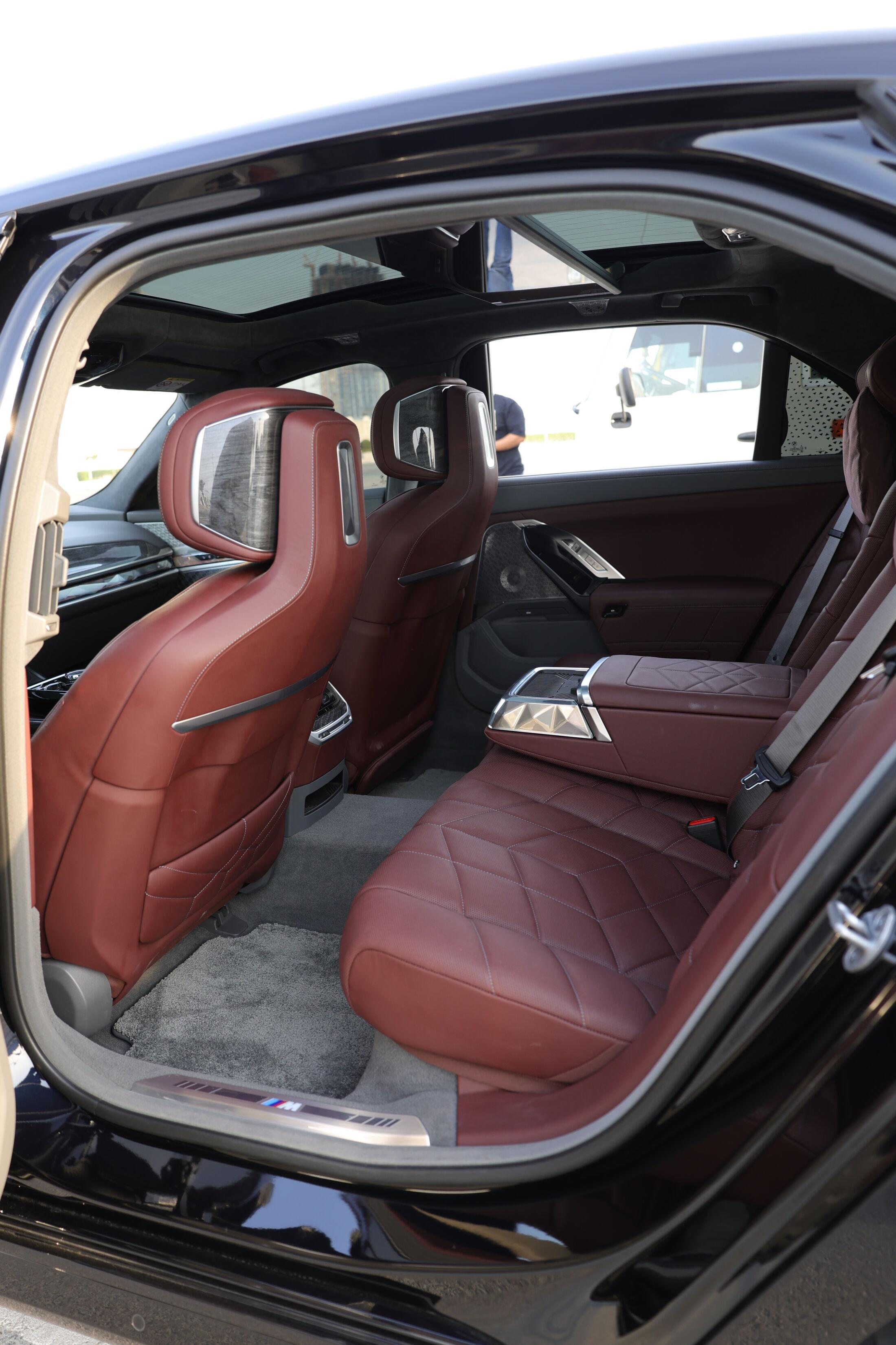 Rent Bmw Series 7 BLACK 2023 in Dubai , UAE 