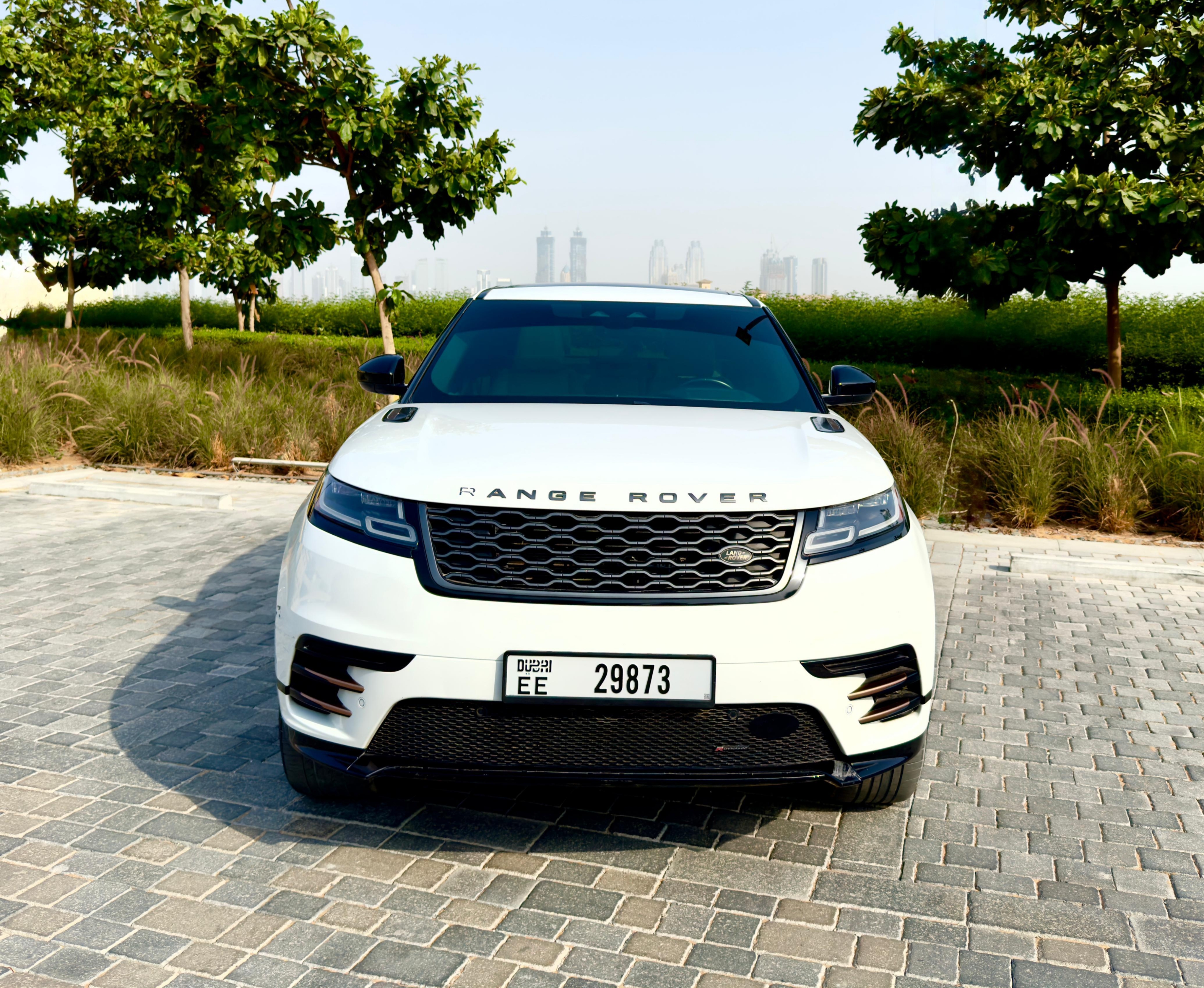 Rent Range-Rover Vogue WHITE 2021 in Dubai , UAE 