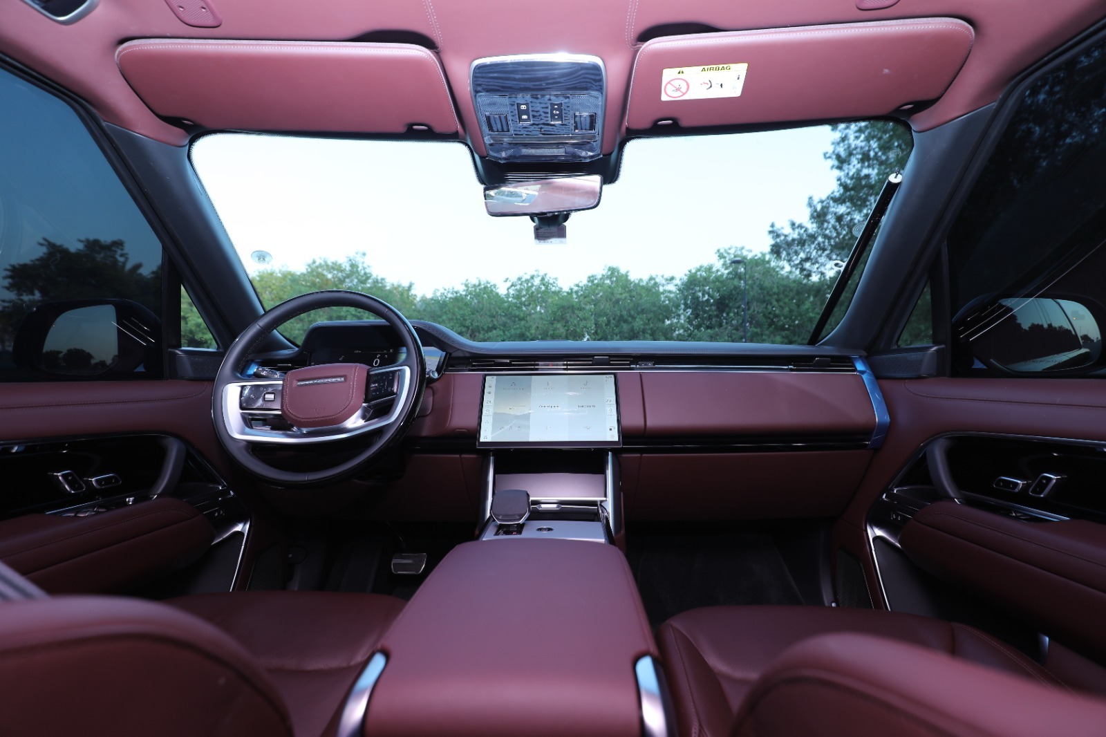 Rent Range-Rover Vogue BLACK 2024 in Dubai , UAE 