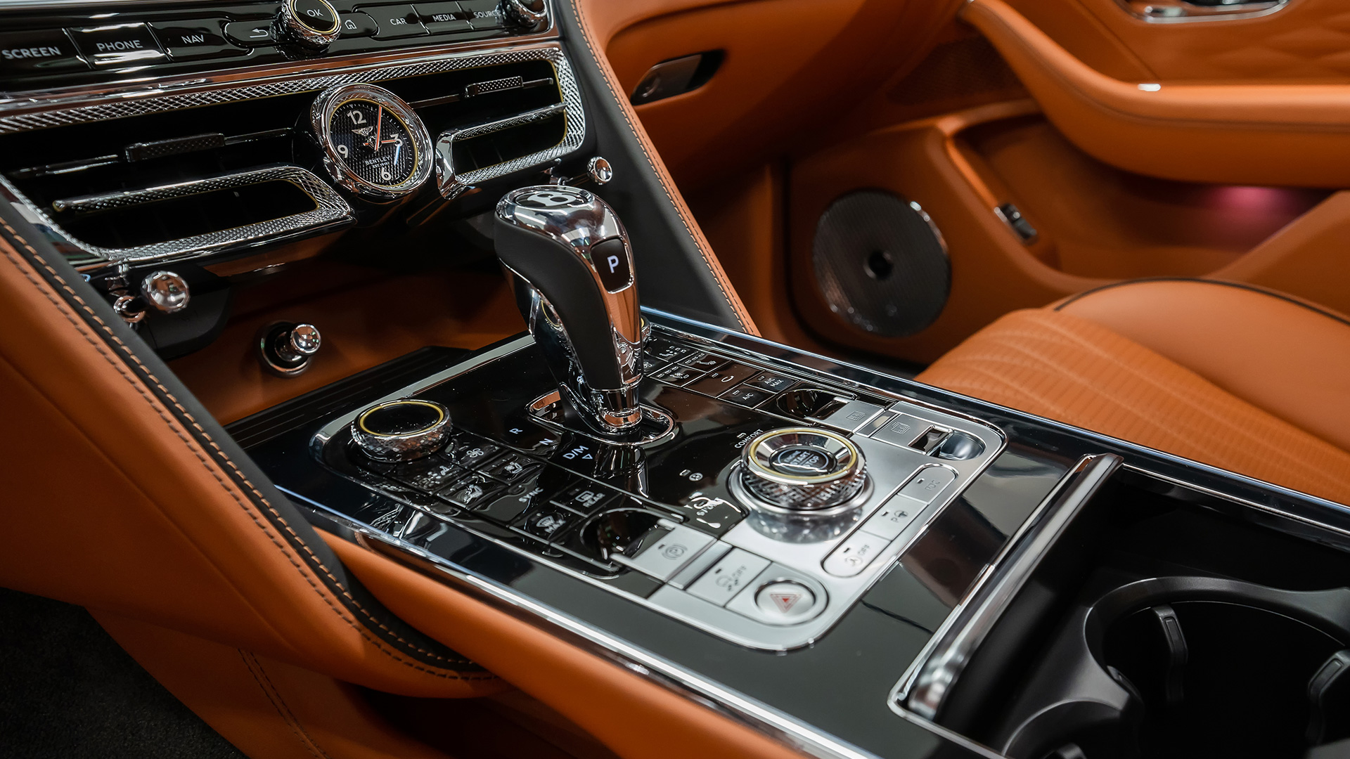 Rent Bentley Flying spur WHITE 2023 in Dubai , UAE 
