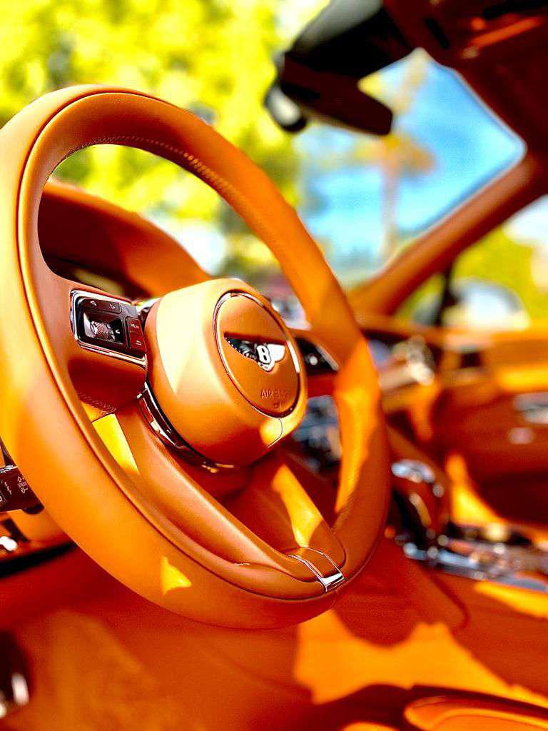 Rent Bentley Bentayga WHITE 2022 in Dubai , UAE 