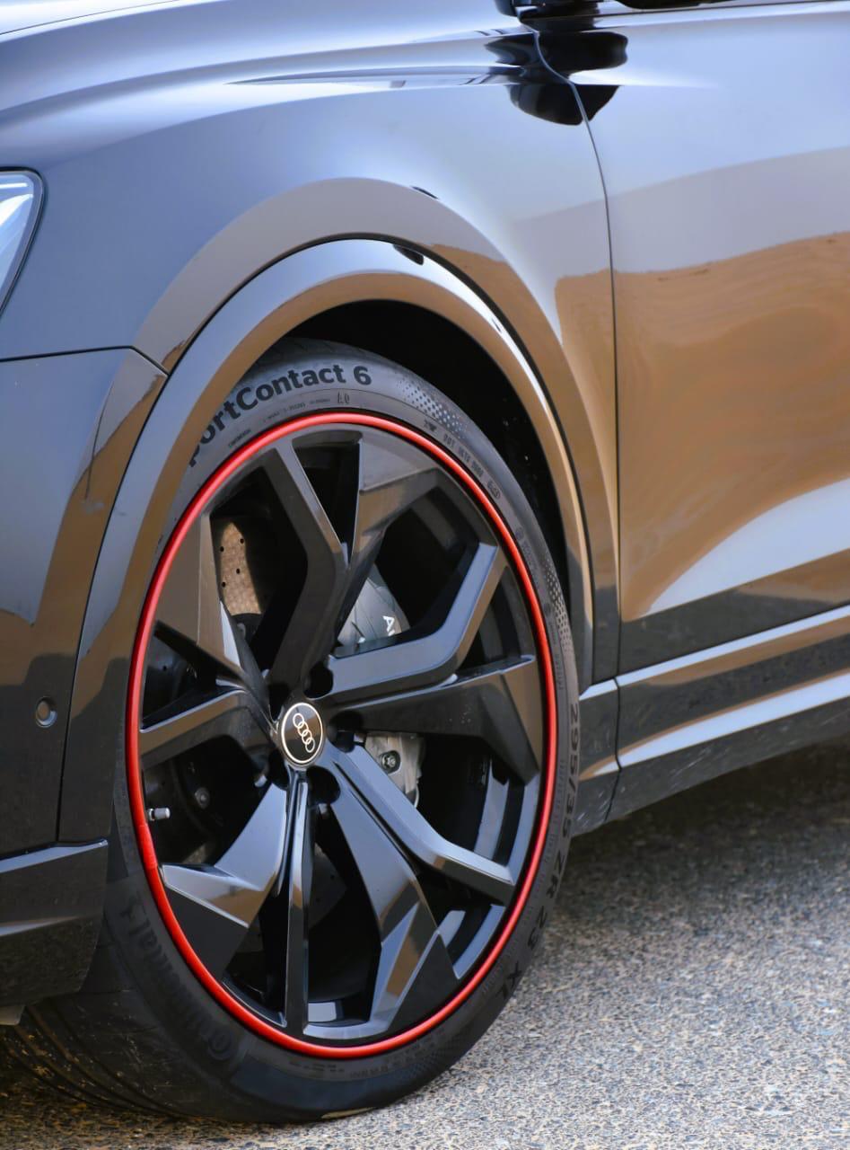 Rent Audi Rsq8 BLACK 2023 in Dubai , UAE 