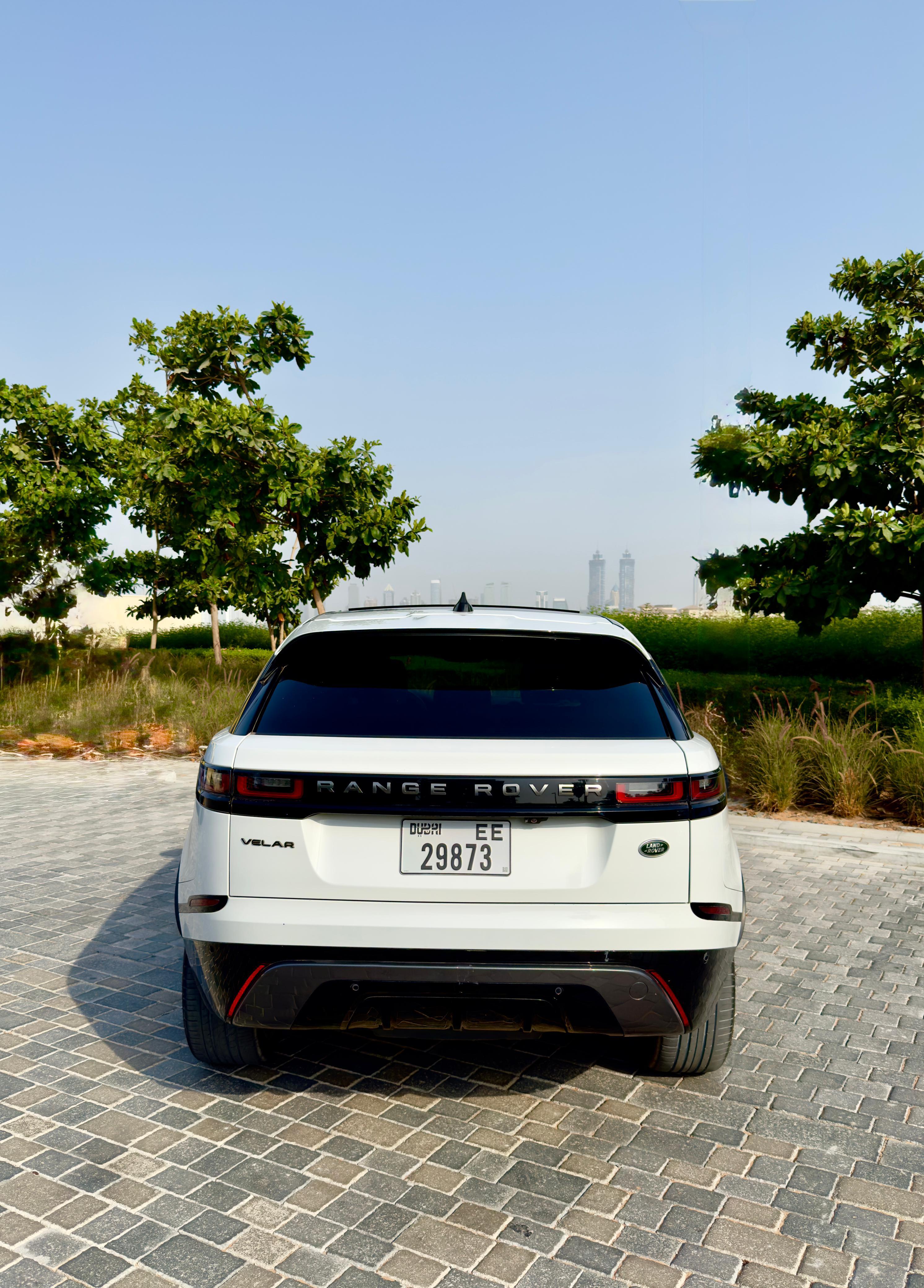 Rent Range-Rover Vogue WHITE 2021 in Dubai , UAE 